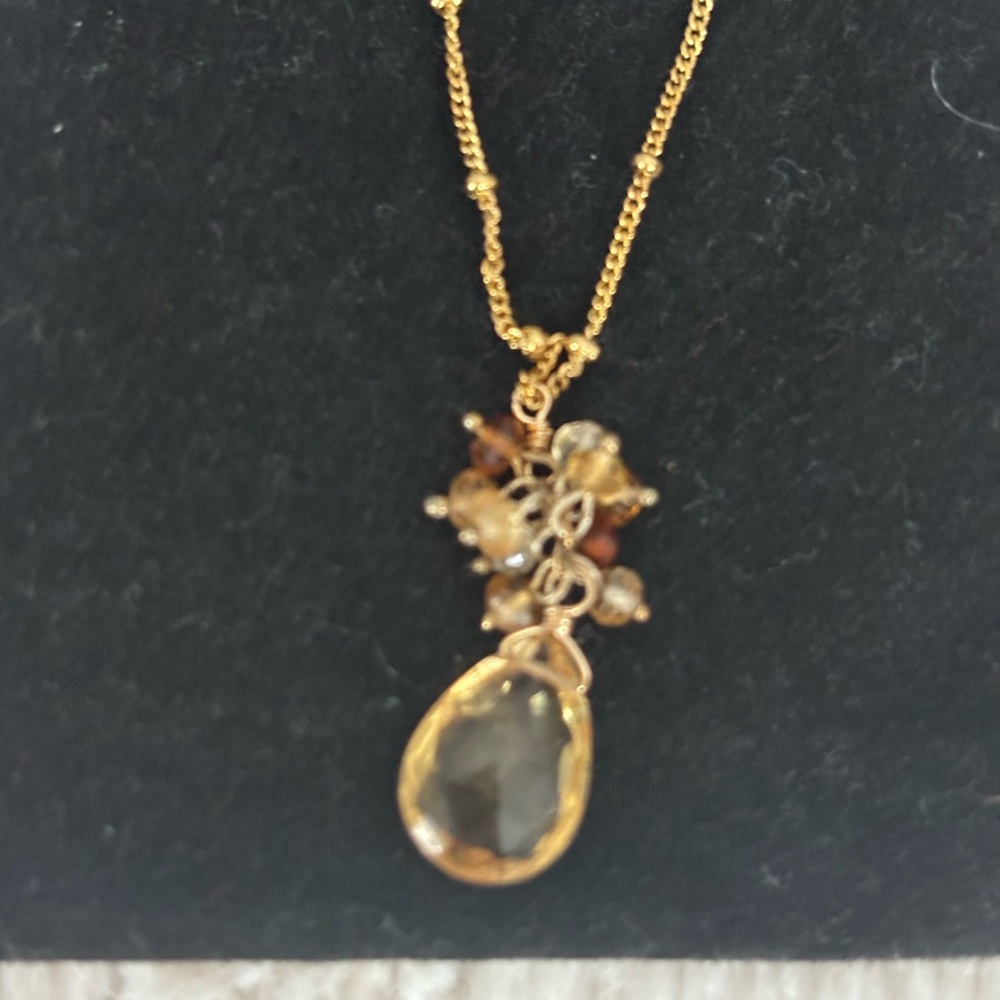 Satya Elegant Pendant Necklace